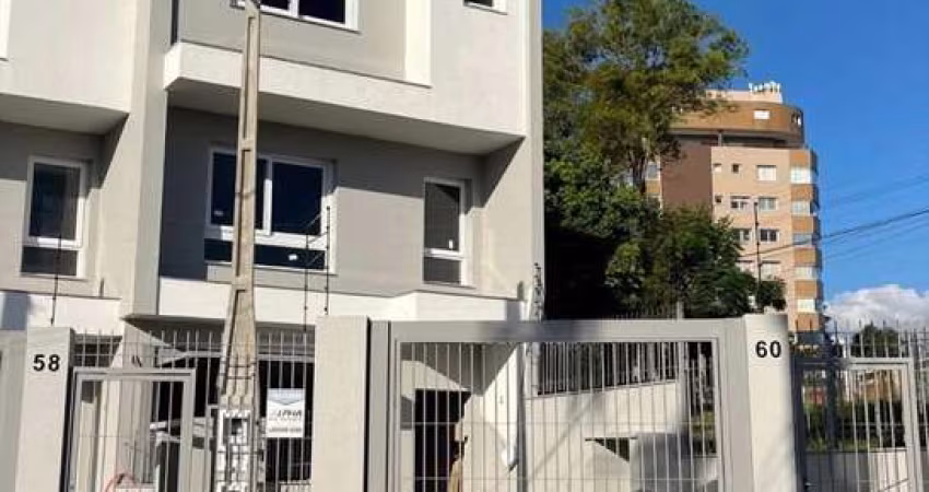 Lançamento! Excelente sobrado de entrada individual Novo no Bairro Jardim América!  
Com 03 dormitórios (sendo 01 suíte), hall de entrada, sala para 02 ambientes, sacada, cozinha, churrasqueira, área 