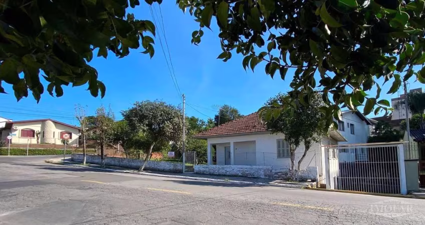 Excelente localização comercial, residencial, esquina da Tiradentes com Paim Filho, terreno com 531 m.