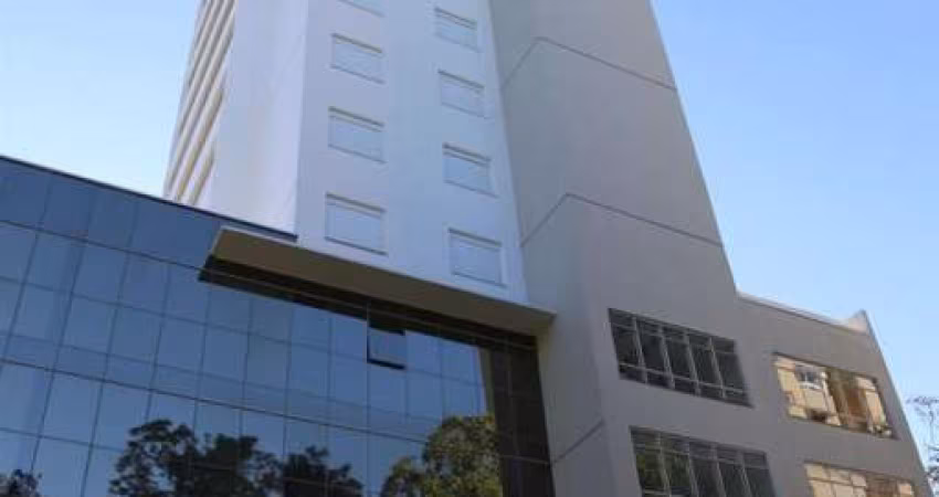 Excelente apartamento semimobiliado em ótima localização e posição solar no Bairro Exposição!!  Com 03 dormitórios (sendo 01 suíte), sala para 02 ambientes, cozinha, churrasqueira, área de serviço, ba