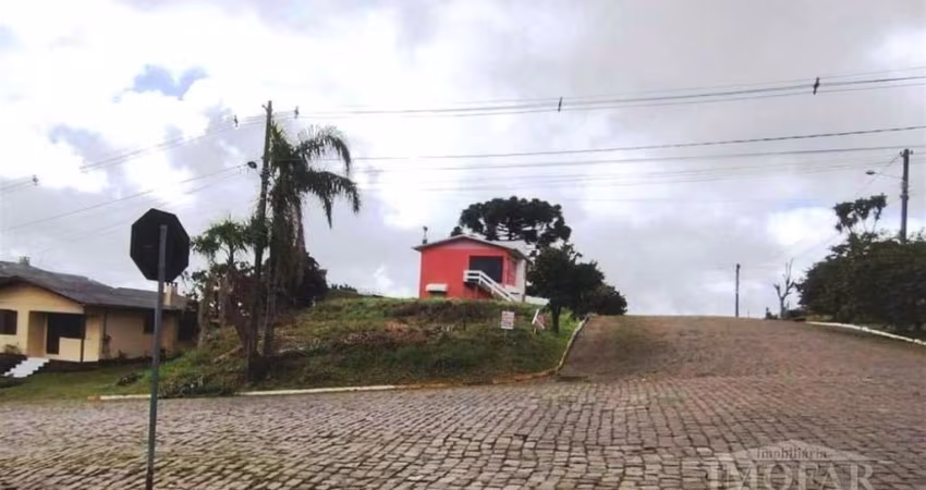 Excelente terreno de esquina, com 28 metros de frenta para a rua José Sachet. Área privativa de 456,68 m.