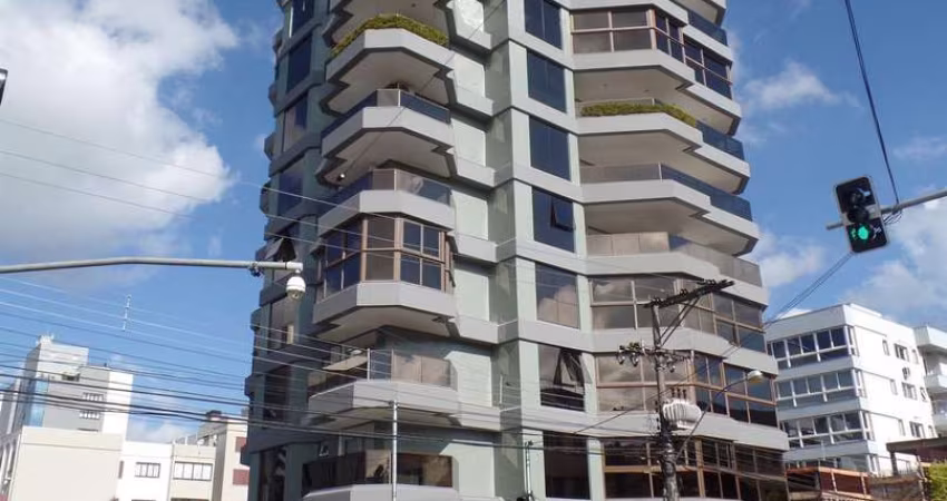 Imobiliária Imofar vende excelente apartamento no centro, composto por 03 dormitórios (sendo 01 suíte com banheira, vestir e sacada), escritório, que pode ser um 4º dormitório,  sala de estar e jantar