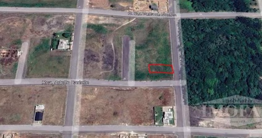 Terreno à venda em Farroupilha, no Loteamento Feliccitá, no bairro São Francisco. Localizado na Rua Altamir Carlos Nervo, este terreno possui uma área total de 360m². Ótima oportunidade para construir