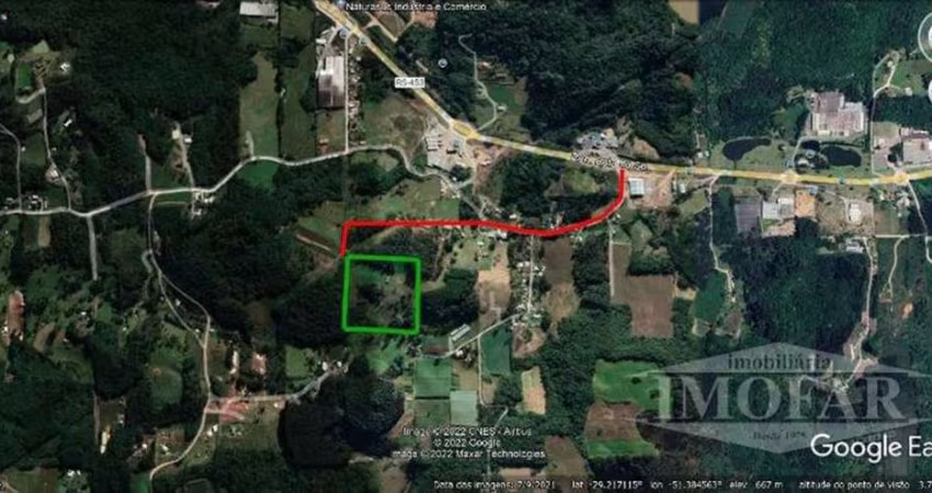 Excelente área de terras próxima da cidade com 6 hectares.
Com poço artesiano, energia elétrica, dividida em piquetes, metade plana e casa de alvenaria. 

Não fraciona.. Não aceita imóvel como parte d