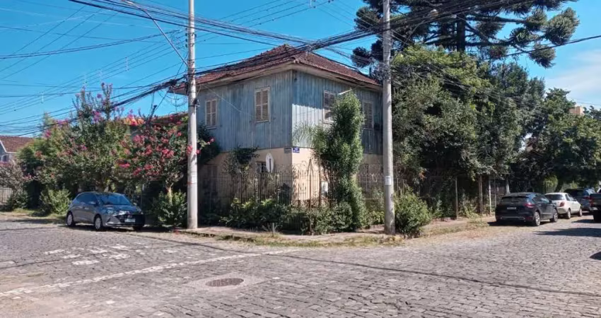 Casa com 3 quartos à venda no Pio X, Caxias do Sul 
