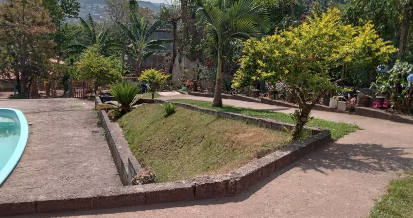 Bela chácara à venda com 1.195m² e piscina em Jarinu - SP