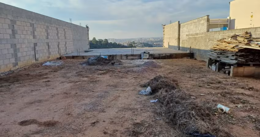 Excelente terreno murado com muro de arrimo e área construída no loteamento jardim ipanema - jundiaí - sp