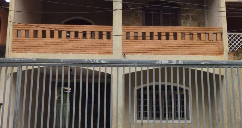 Sobrado à venda em Cotia-SP - Parque Isaac Pires: 2 quartos, 2 banheiros, 3 vagas, 100m² área. Aproveite!