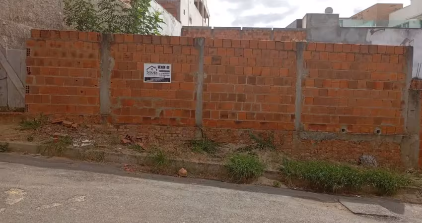 Terreno à venda na Praça Jovino Arsênio da Silva Filho, 1, Centro, Condeúba