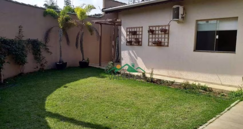 Casa com 2 dormitórios à venda, 137 m² por R$ 500.000,00 - Belvedere Club dos 500 - Guaratinguetá/SP