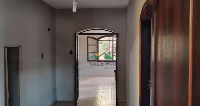 Casa com 4 dormitórios à venda, 309 m² por R$ 900.000,00 - Pedregulho - Guaratinguetá/SP