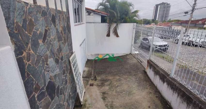 Casa com 4 dormitórios para alugar, 178 m² por R$ 3.176,70/mês - Vila Paraíba - Guaratinguetá/SP