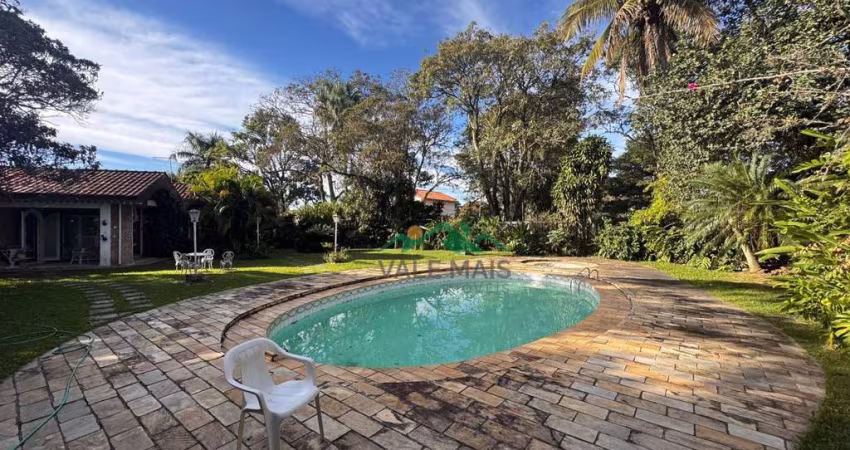Casa com 4 dormitórios à venda, 274 m² por R$ 2.000.000 - Belvedere Club dos 500 - Guaratinguetá/SP