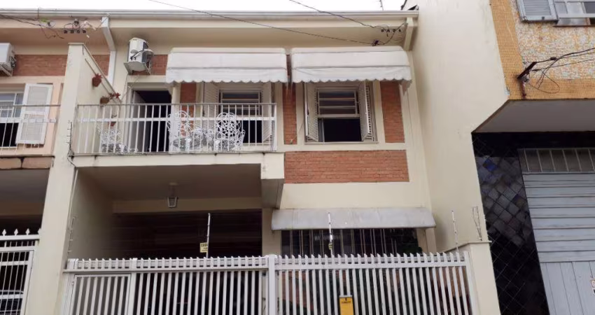 Casa com 5 dormitórios à venda, 217 m² por R$ 750.000,00 - Centro - Guaratinguetá/SP