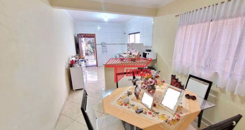 Sobrado com 3 dormitórios à venda, 189 m²  - Parque São Vicente - Mauá/SP