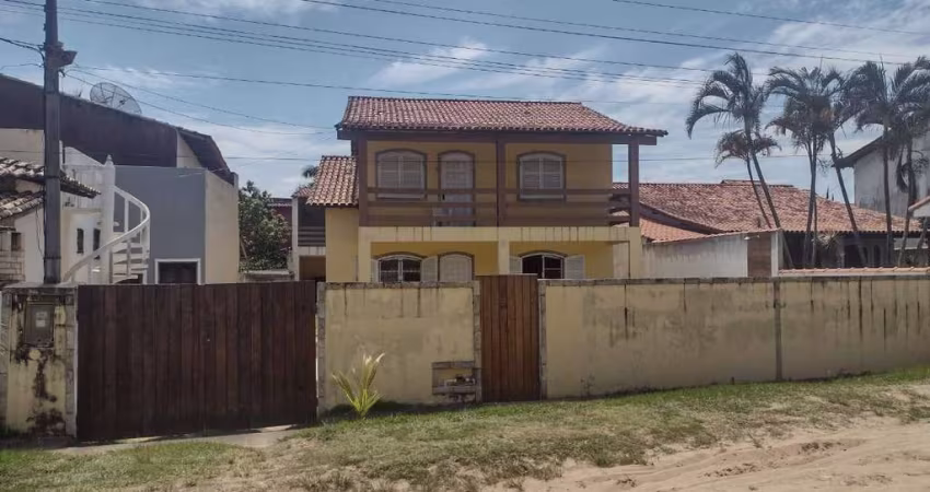 ** Ótima Casa colado a Lagoa e Rodovia, com PISCINA São Pedro da Aldeia