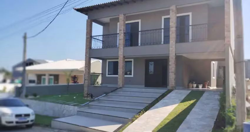 Casa Alto Padrão com Piscina em Cond. Residencial