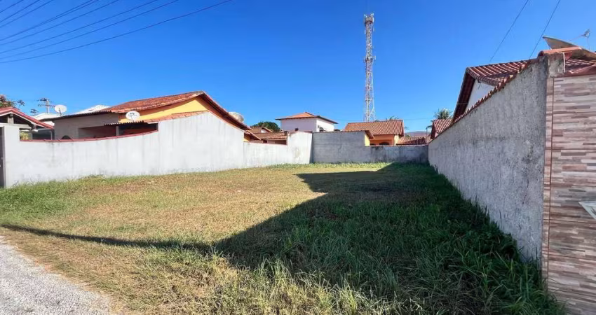 Terreno em Cond. Residencial em frente a praia