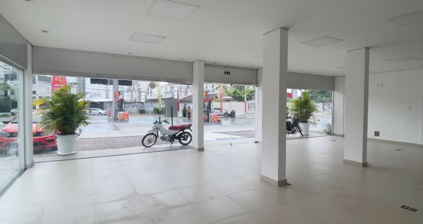 Sala comercial com 110 m2, pronta para o seu comércio !