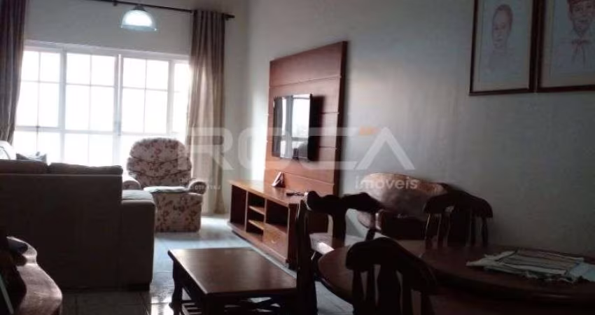 Casa padrão de 3 dormitórios com suíte e churrasqueira no bairro Palmares, Ribeirão Preto