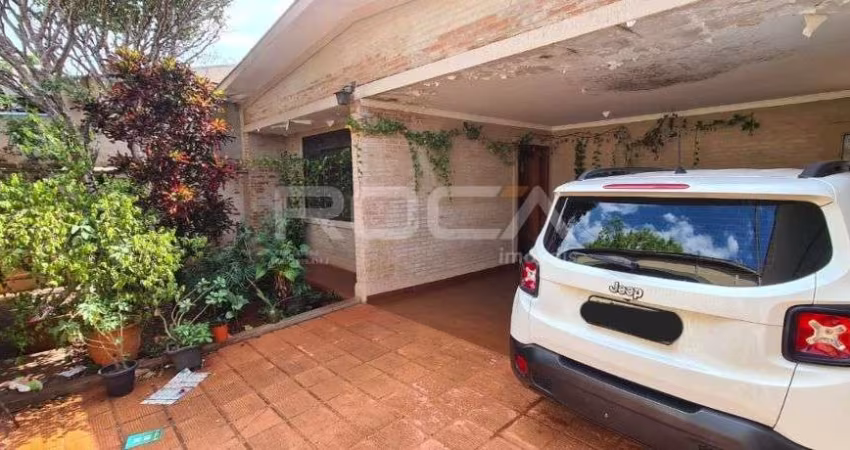 Casa à venda com 3 dormitórios no bairro Ipiranga, em Ribeirão Preto.