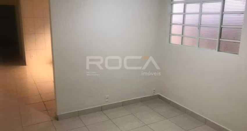 Casa térrea com 2 dormitórios no bairro Jd Irajá em Ribeirão Preto.