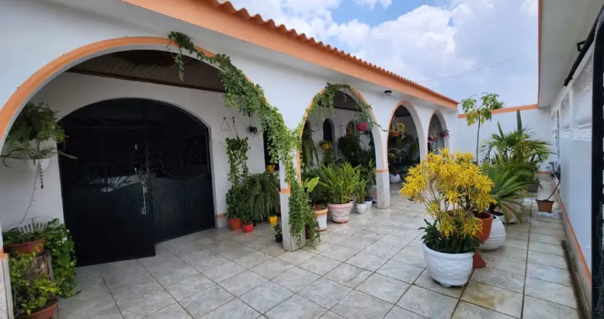 Vendo  sobrado amplo – ideal para moradia ou investimento comercial!