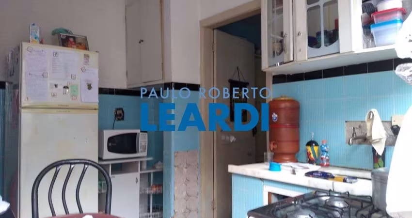 Casa à venda na Rua Bento de Abreu, 220, Lapa, São Paulo