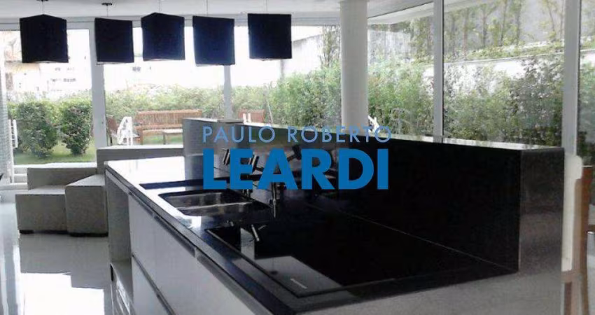 Apartamento à venda na Rua Manuel de Paiva, 76, Aclimação, São Paulo