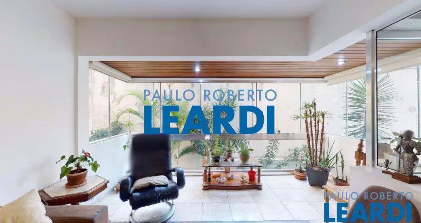 Apartamento à venda na Rua João Moura, 860, Pinheiros, São Paulo
