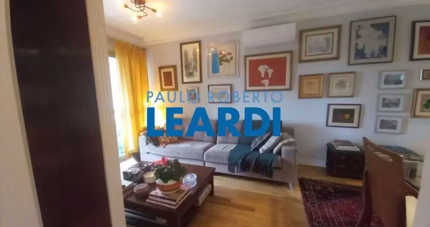 Apartamento à venda na Avenida Aratãs, 909, Moema, São Paulo
