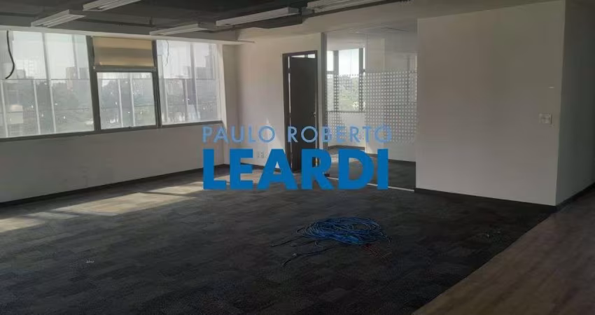 Sala comercial para alugar na Rua Capitão Antônio Rosa, 376, Pinheiros, São Paulo