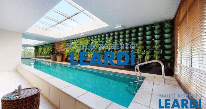 Apartamento à venda na Rua Bueno de Andrade, 662, Aclimação, São Paulo