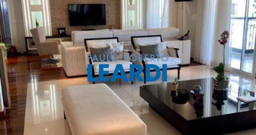 Apartamento à venda na Rua Afonso Braz, 747, Vila Nova Conceição, São Paulo