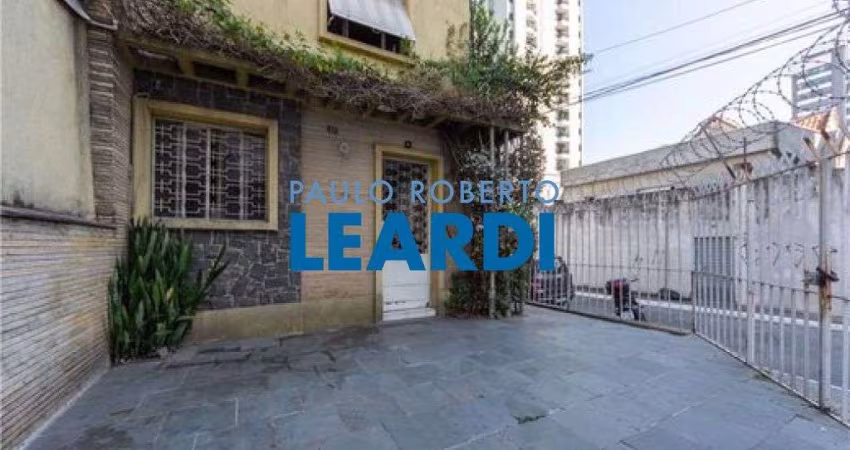Casa à venda na Rua Árabe, 96, Vila Clementino, São Paulo