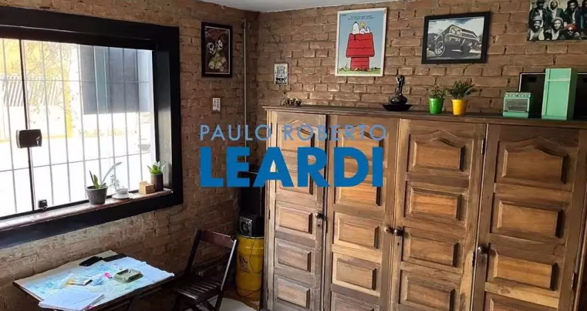 Casa à venda na Rua Aurélia, 77, Vila Romana, São Paulo