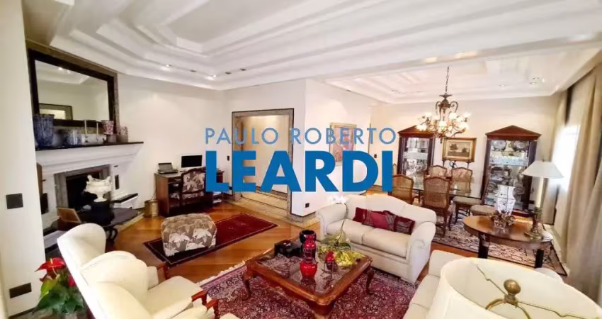 Apartamento à venda na Rua Gaivota, 1359, Moema, São Paulo