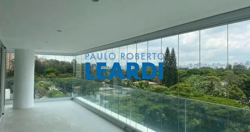 Apartamento à venda na Rua Gaivota, 65, Moema, São Paulo