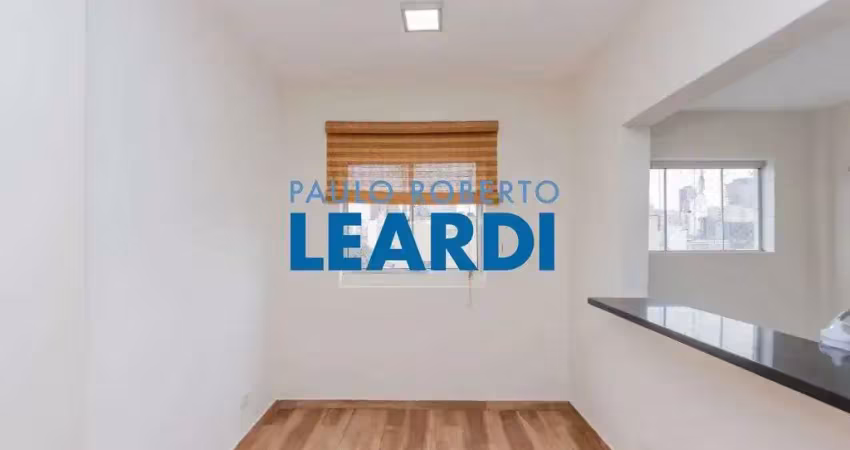 Apartamento à venda na Praça Benedito Calixto, 186, Pinheiros, São Paulo