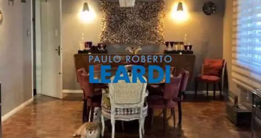 Casa à venda na Rua Cássio Martins Vilaça, 340, Pacaembu, São Paulo