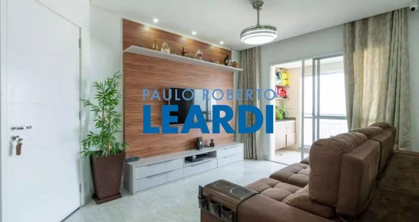 Apartamento à venda na Avenida São Paulo Paraná, 10100, Vila Pirajussara, São Paulo
