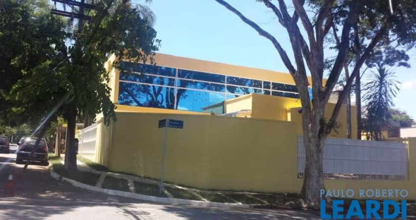 Casa à venda na Rua Doutor José Cândido de Souza, 386, Moema, São Paulo