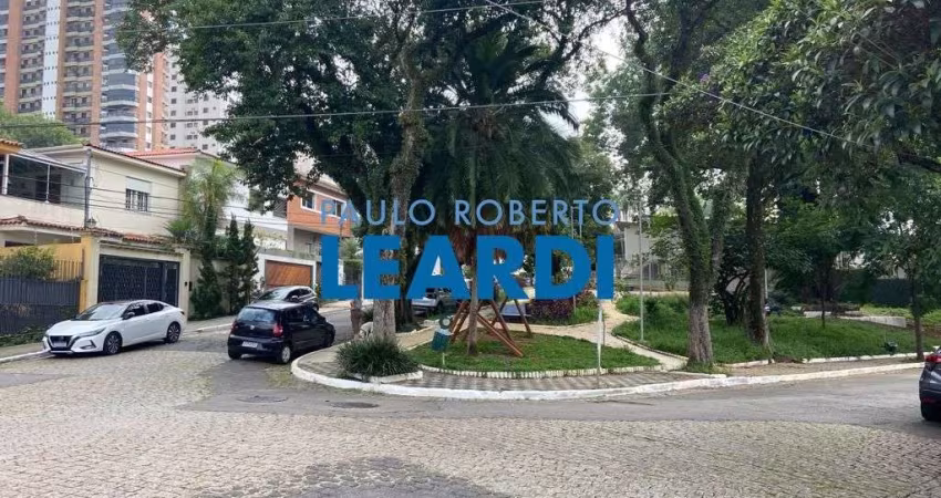 Casa à venda na Praça Doutor Carvalho Franco, 63, Vila Mariana, São Paulo