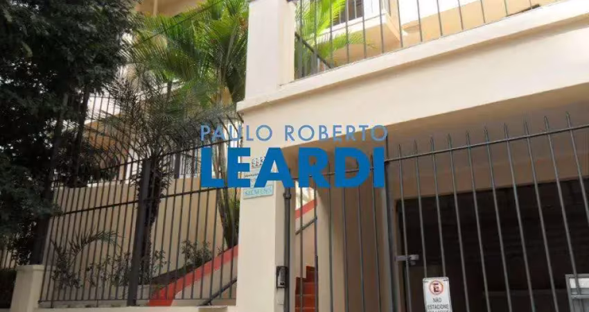 Casa à venda na Rua Cardoso de Almeida, 993, Perdizes, São Paulo