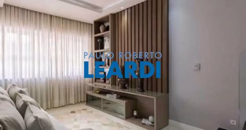 Casa à venda na Rua Dom Duarte Leopoldo, 157, Cambuci, São Paulo