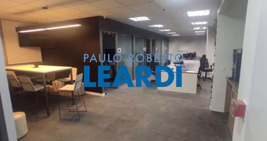 Ponto comercial à venda na Rua Cardeal Arcoverde, 2450, Pinheiros, São Paulo
