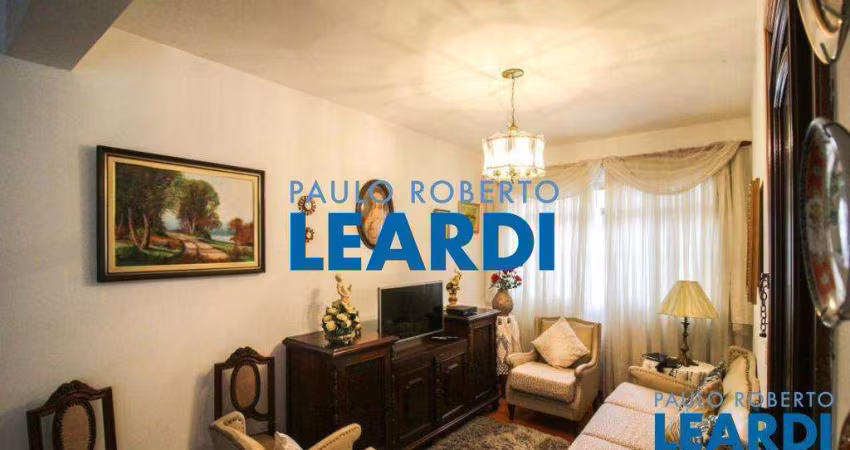 Casa à venda na Rua Martínia, 89, Saúde, São Paulo