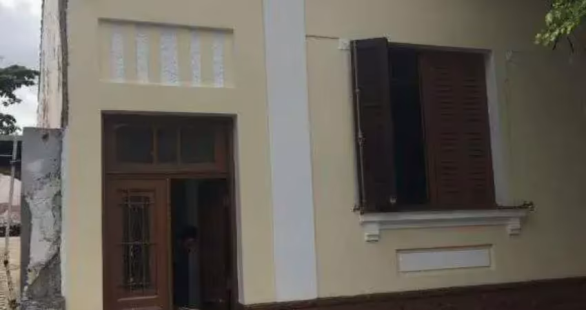 Casa à venda na Rua George Smith, 78, Lapa, São Paulo