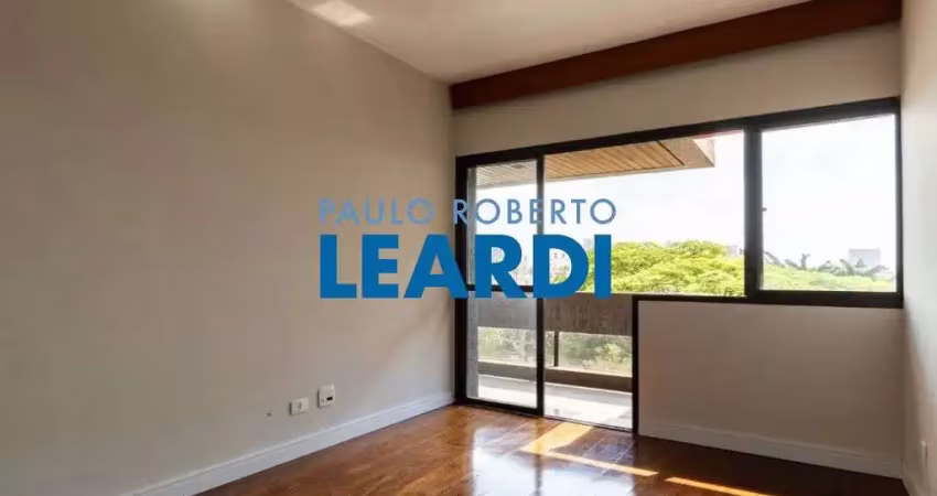 Apartamento à venda na Rua Lisboa, 1142, Vila Madalena, São Paulo