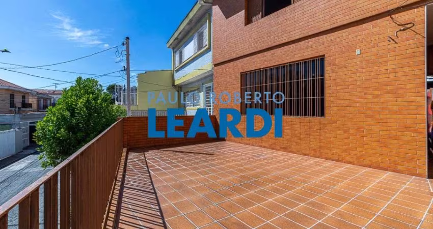 Casa à venda na Rua Silva Machado, 30, Vila Carbone, São Paulo
