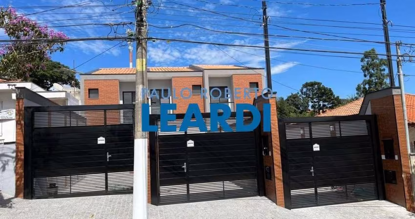 Casa à venda na Rua Turvânia, 30, Jaraguá, São Paulo